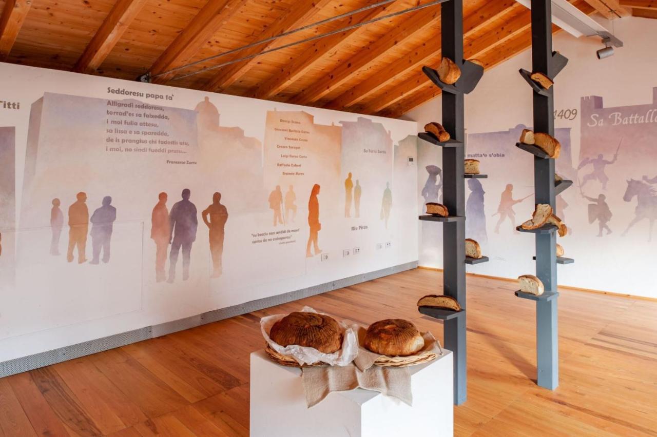 Loft Comodo Ed Elegante • Wi-Fi E Colazione Sanluri Kültér fotó