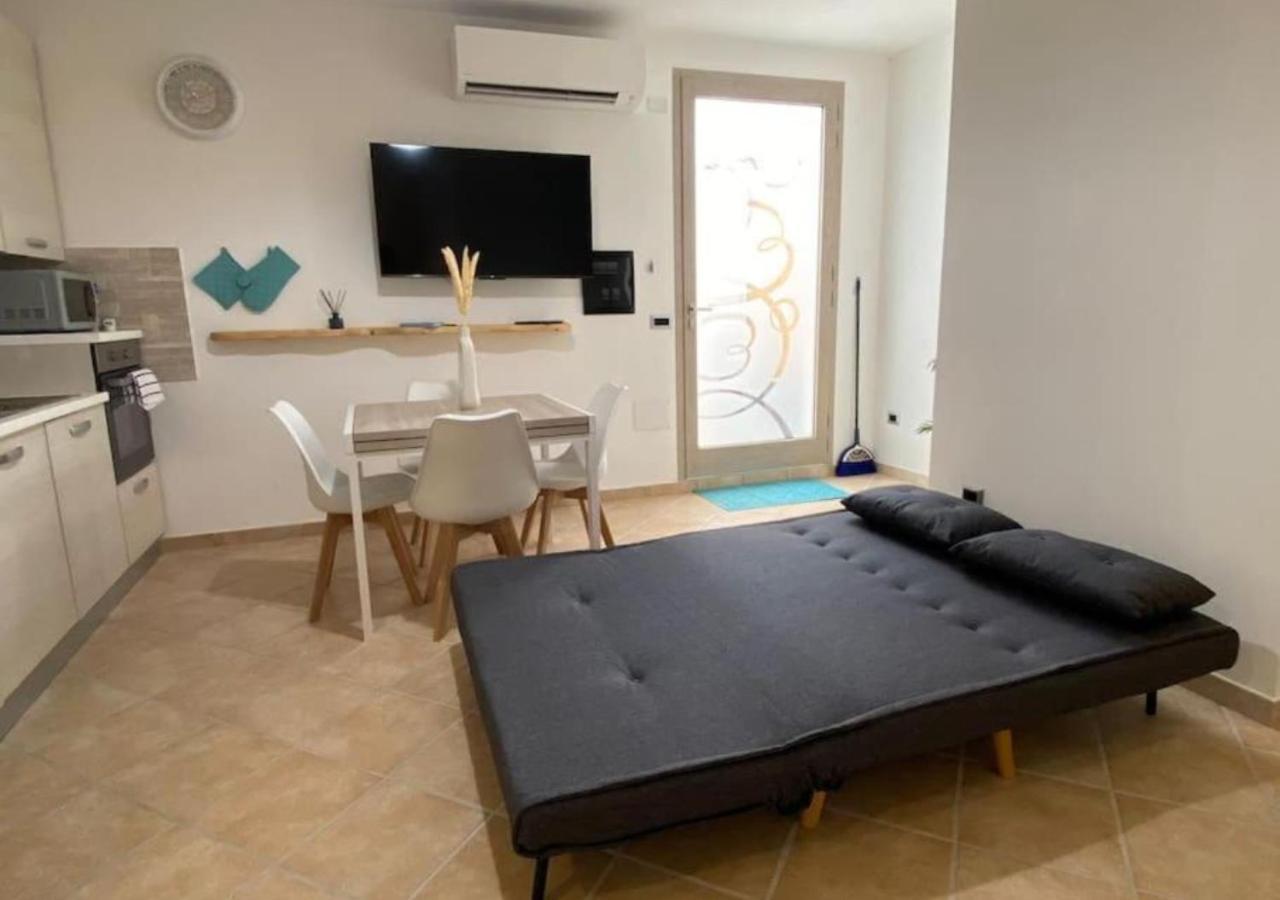 Loft Comodo Ed Elegante • Wi-Fi E Colazione Sanluri Kültér fotó